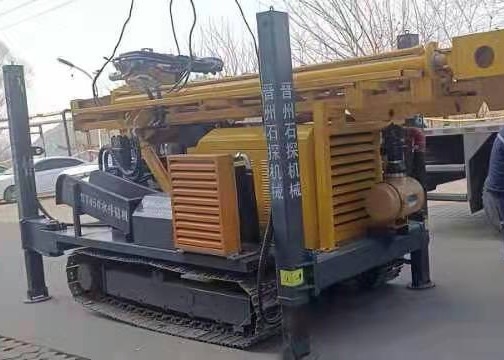 260 मीटर वाटर वेल ड्रिलिंग उपकरण विभिन्न छेद व्यास 77kw स्टील क्रॉलर